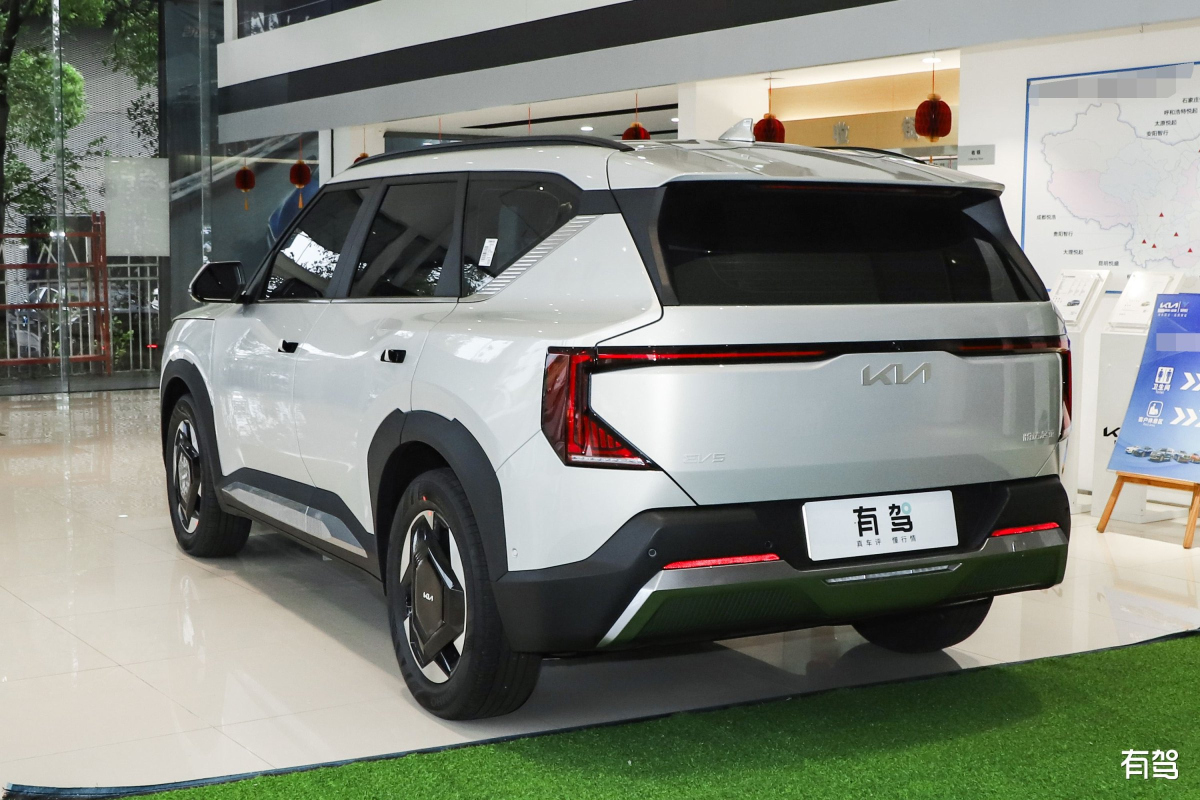 起亚 EV5