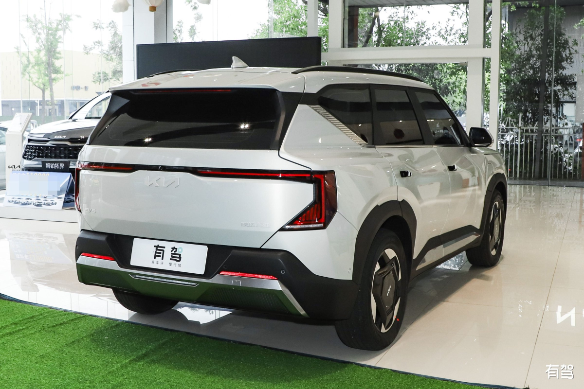起亚 EV5