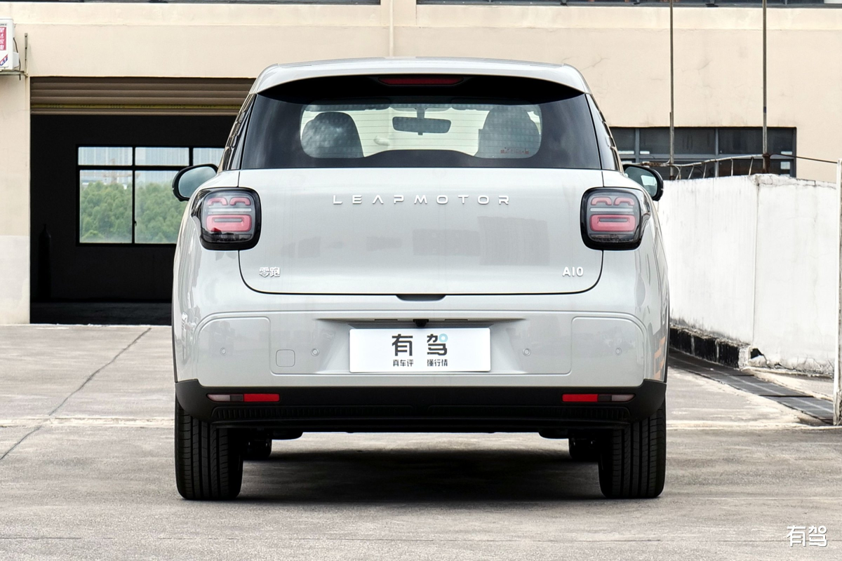 零跑 A10