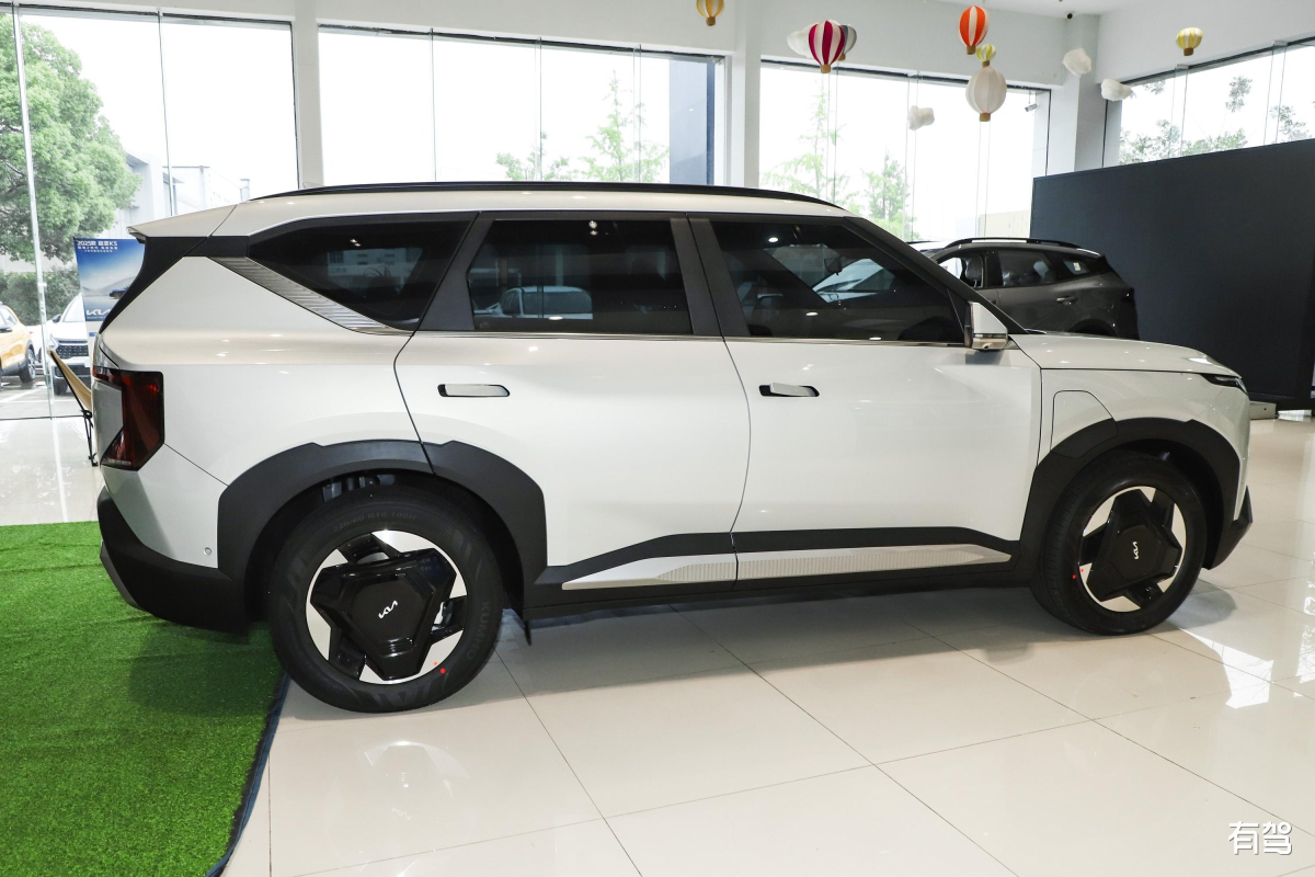 起亚 EV5